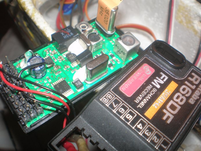 File:Rx futaba168df.jpg