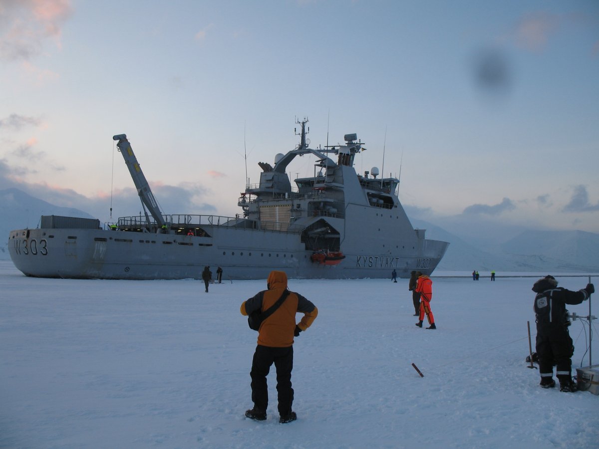 File:Kv svalbard ice.jpg