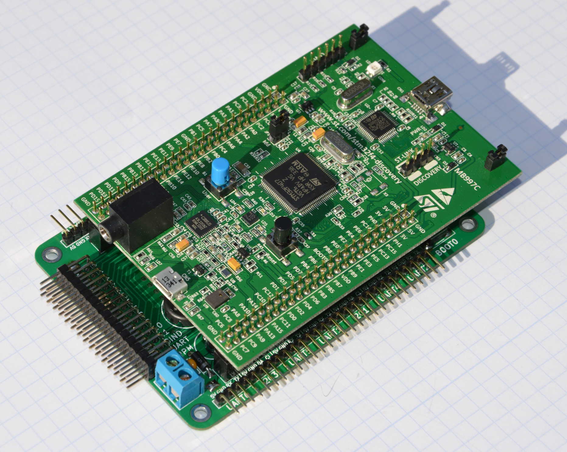 File:Stm32f4discovery with daughterboard.jpg