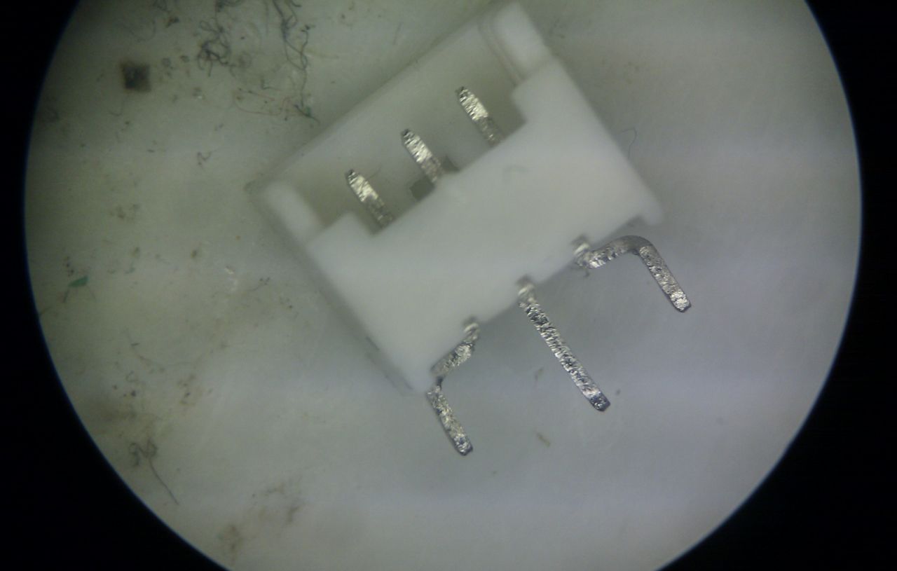 File:Yapa v2 molex 3pin abuse.jpg