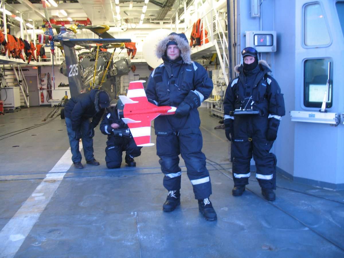 File:Hangar.jpg