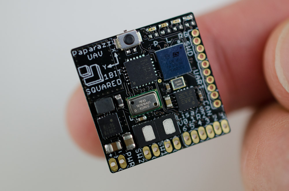 File:Lisa S V0 1 r2 on finger.jpg
